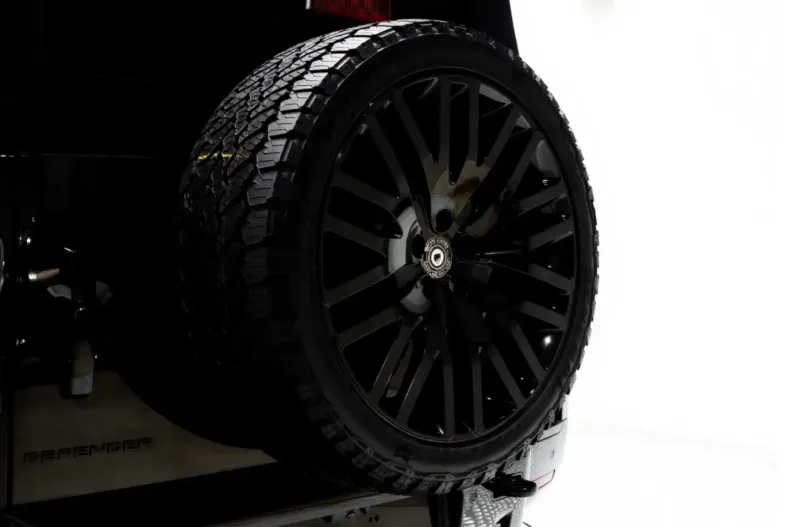 Land Rover Defender din 2024 cu 8.610 km - oferta LAN200208 - foto 18