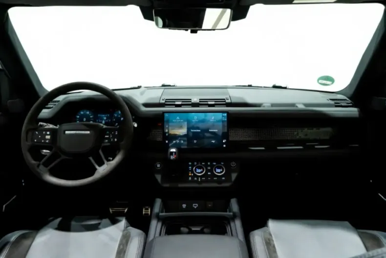 Land Rover Defender din 2024 cu 8.610 km - oferta LAN200208 - foto 21