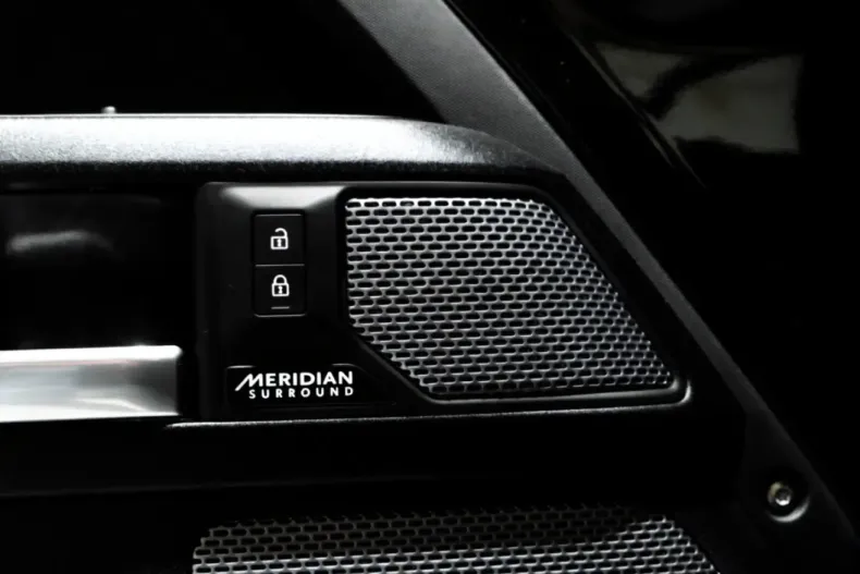 Land Rover Defender din 2024 cu 8.610 km - oferta LAN200208 - foto 25