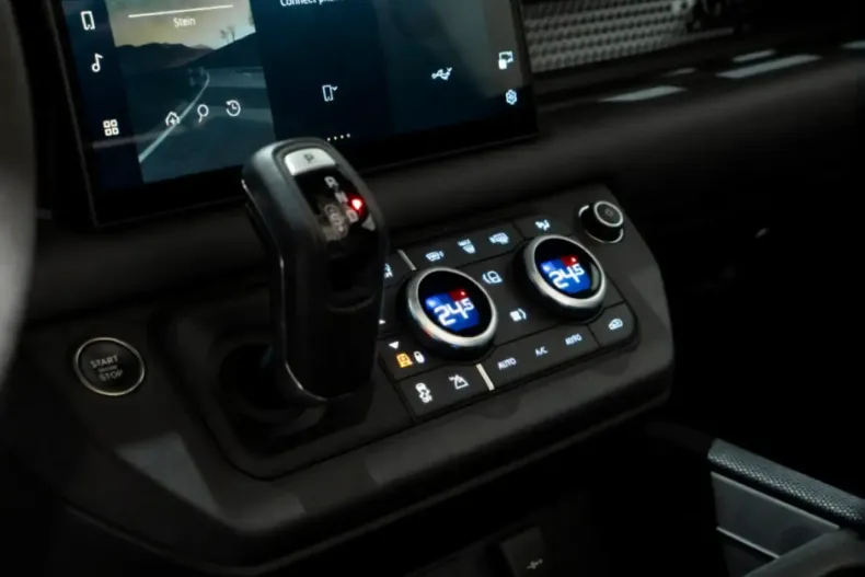 Land Rover Defender din 2024 cu 8.610 km - oferta LAN200208 - foto 27