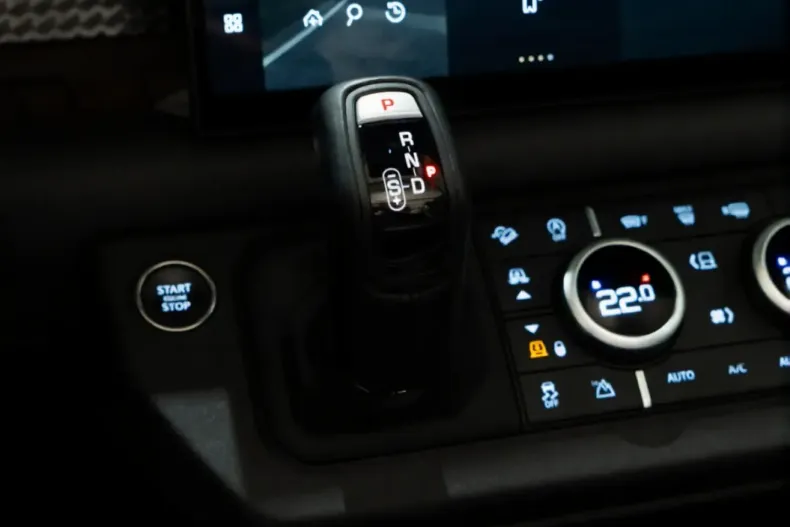 Land Rover Defender din 2024 cu 8.610 km - oferta LAN200208 - foto 28