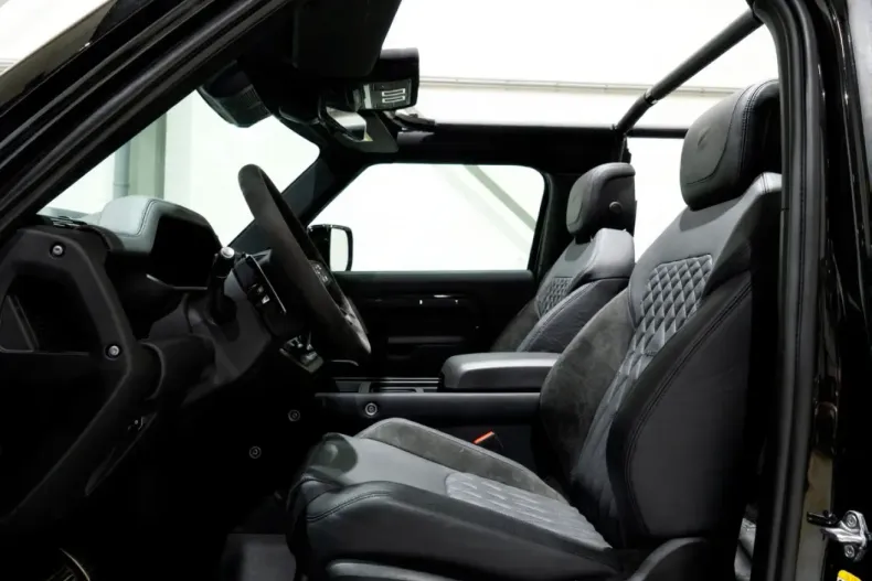 Land Rover Defender din 2024 cu 8.610 km - oferta LAN200208 - foto 35