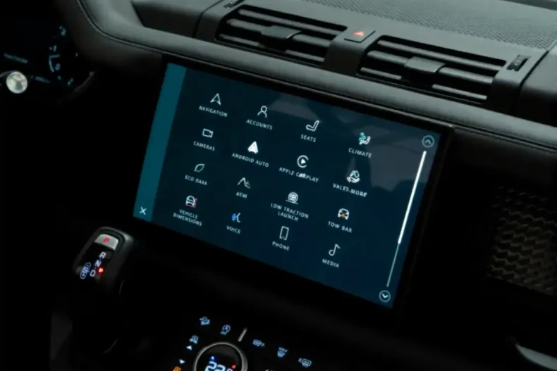 Land Rover Defender din 2024 cu 8.610 km - oferta LAN200208 - foto 40