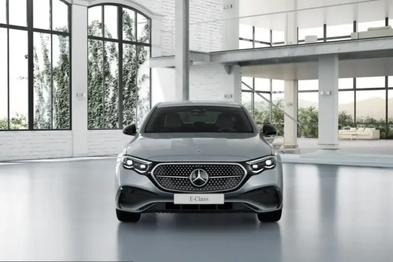 Mercedes-Benz E 220 (Clasa E) din 2025 cu 13.772 km - oferta MER200209 - foto 4