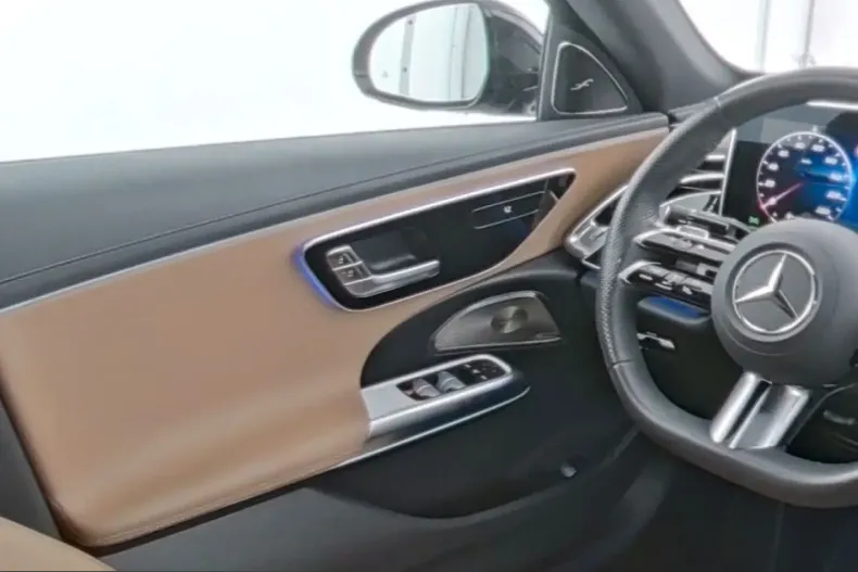 Mercedes-Benz E 220 (Clasa E) din 2025 cu 36.923 km - oferta MER200210 - foto 8