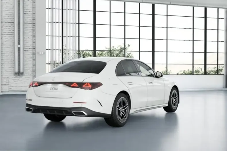 Mercedes-Benz E 300 (Clasa E) din 2024 cu 15.800 km - oferta MER200212 - foto 2