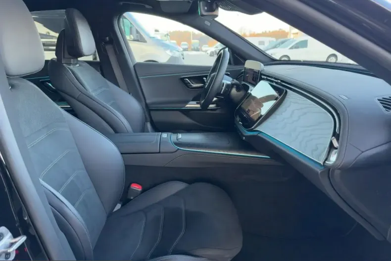 Mercedes-Benz E 200 (Clasa E) din 2025 cu 7.785 km - oferta MER200215 - foto 6