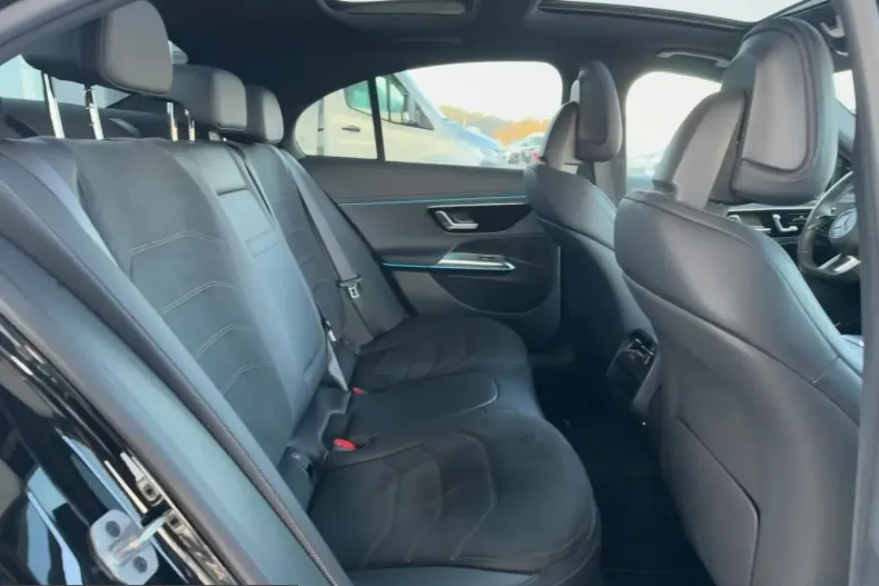 Mercedes-Benz E 200 (Clasa E) din 2025 cu 7.785 km - oferta MER200215 - foto 7