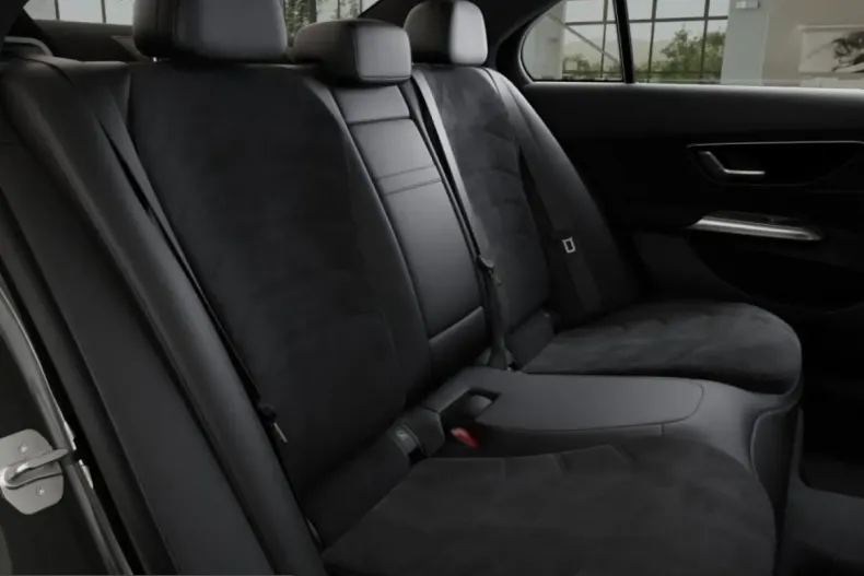 Mercedes-Benz E 200 (Clasa E) din 2024 cu 13.962 km - oferta MER200216 - foto 8