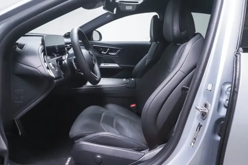 Mercedes-Benz E 200 (Clasa E) din 2025 cu 6.636 km - oferta MER200218 - foto 6