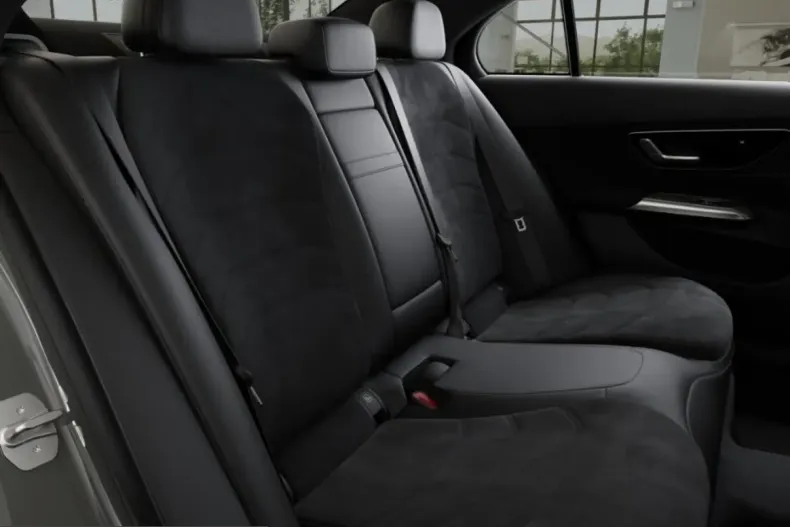 Mercedes-Benz E 200 (Clasa E) din 2025 cu 5.817 km - oferta MER200220 - foto 11