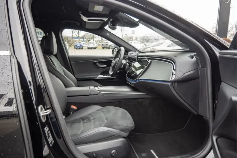 Mercedes-Benz E 200 (Clasa E) din 2024 cu 14.944 km - oferta MER200251 - foto 2