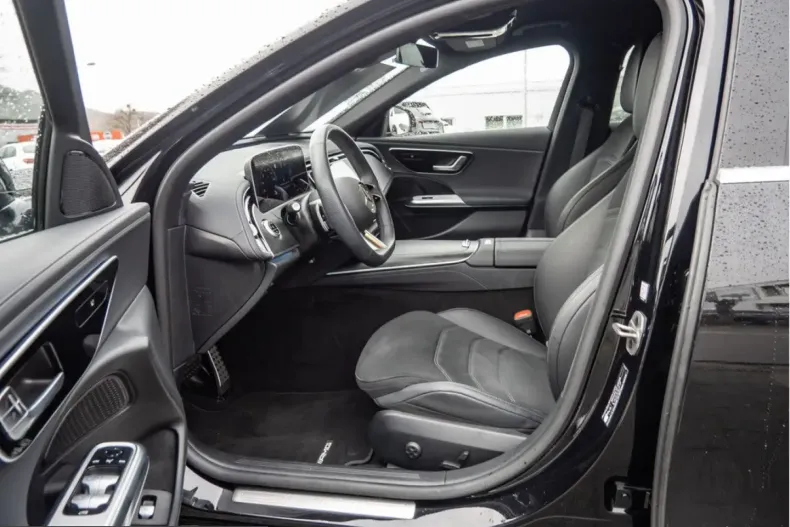 Mercedes-Benz E 200 (Clasa E) din 2024 cu 14.944 km - oferta MER200251 - foto 7