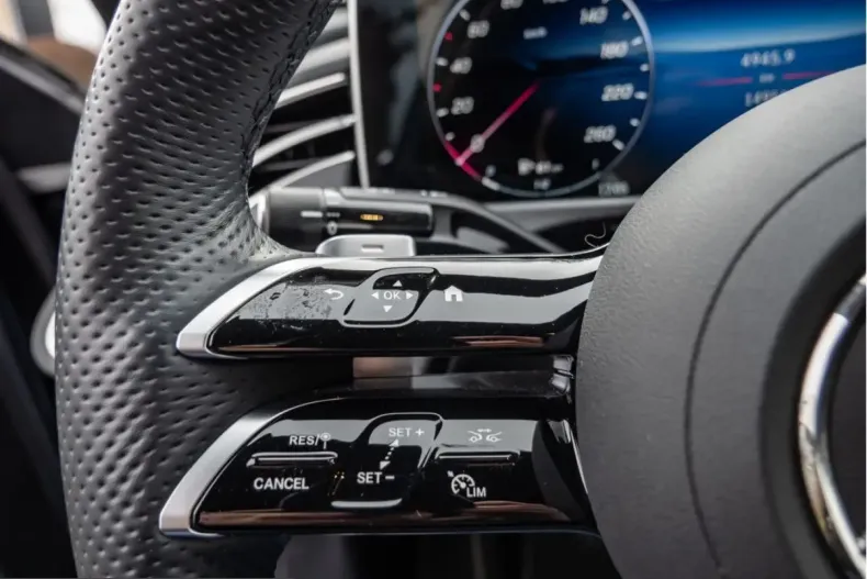 Mercedes-Benz E 200 (Clasa E) din 2024 cu 14.944 km - oferta MER200251 - foto 13