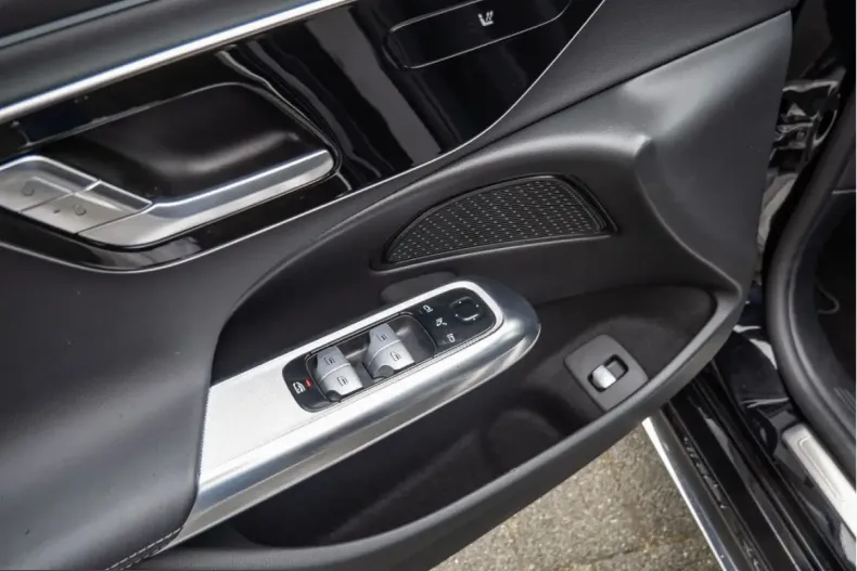 Mercedes-Benz E 200 (Clasa E) din 2024 cu 14.944 km - oferta MER200251 - foto 17