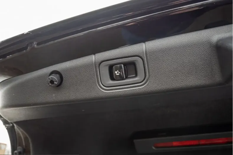 Mercedes-Benz E 200 (Clasa E) din 2024 cu 14.944 km - oferta MER200251 - foto 20