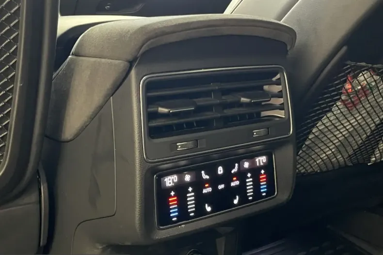 Audi RSQ8 din 2022 cu 50.800 km - oferta AUD200266 - foto 17