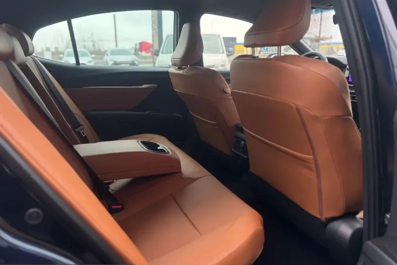 Toyota Camry din 2026 cu 300 km - oferta TOY200271 - foto 13