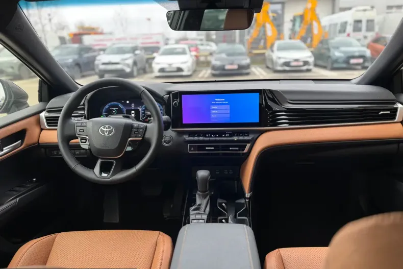 Toyota Camry din 2026 cu 300 km - oferta TOY200271 - foto 17