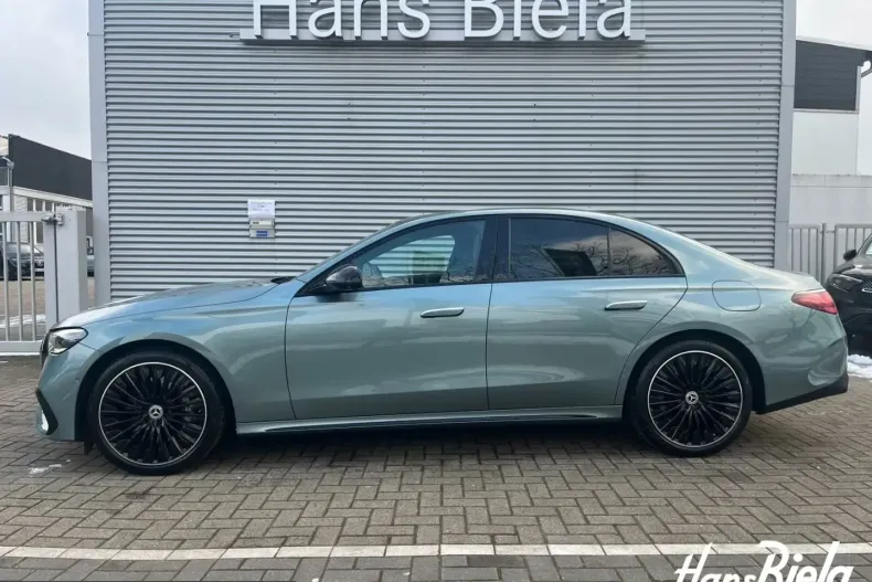Mercedes-Benz E 400 (Clasa E) din 2023 cu 6.880 km - oferta MER200296 - foto 2