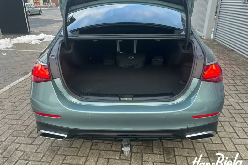 Mercedes-Benz E 400 (Clasa E) din 2023 cu 6.880 km - oferta MER200296 - foto 6