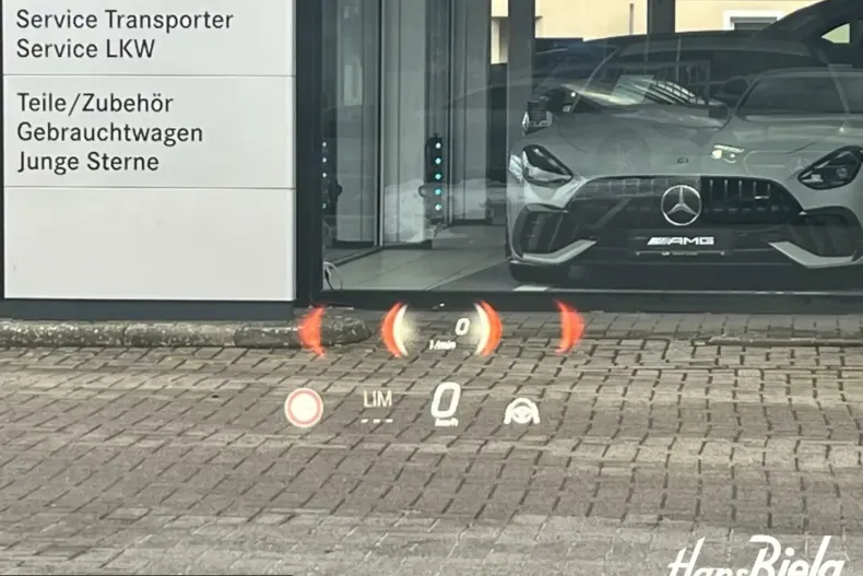 Mercedes-Benz E 400 (Clasa E) din 2023 cu 6.880 km - oferta MER200296 - foto 16