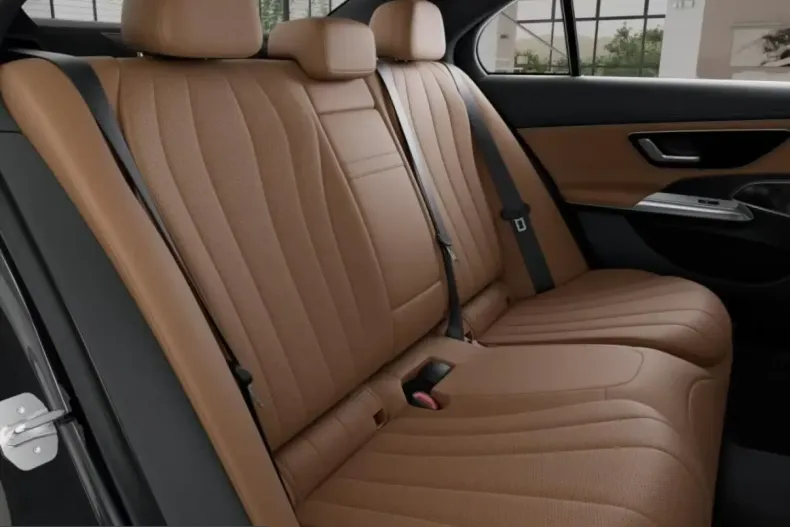 Mercedes-Benz E 200 (Clasa E) din 2025 cu 9.686 km - oferta MER200301 - foto 9