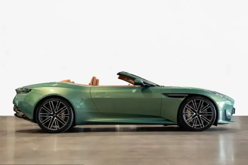 Aston Martin DB12 din 2024 cu 2.500 km - oferta AST200302 - foto 9