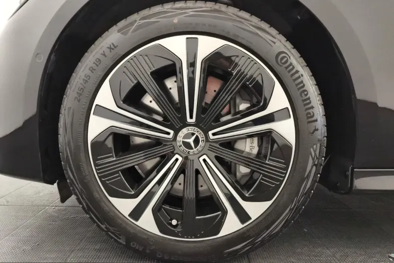 Mercedes-Benz E 300 (Clasa E) din 2024 cu 11.242 km - oferta MER200305 - foto 8