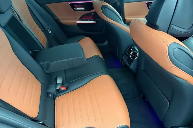 Mercedes-Benz C 300 (Clasa C) din 2022 cu 9.900 km - oferta MER200306 - foto 12