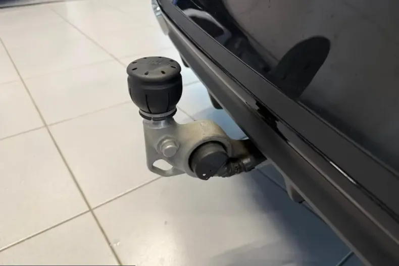 Mercedes-Benz C 300 (Clasa C) din 2022 cu 9.900 km - oferta MER200306 - foto 19