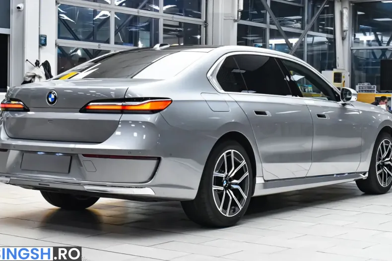 BMW 740 (Seria 7) din 2025 cu 17.355 km - oferta BMW200309 - foto 5