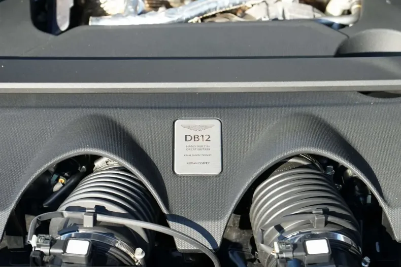 Aston Martin DB12 din 2024 cu 2.350 km - oferta AST200316 - foto 18