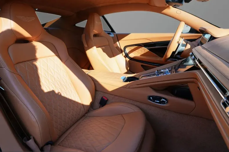 Aston Martin DB12 din 2024 cu 2.350 km - oferta AST200316 - foto 29