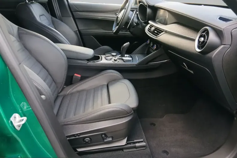 Alfa Romeo Stelvio din 2024 cu 10.847 km - oferta ALF200322 - foto 7