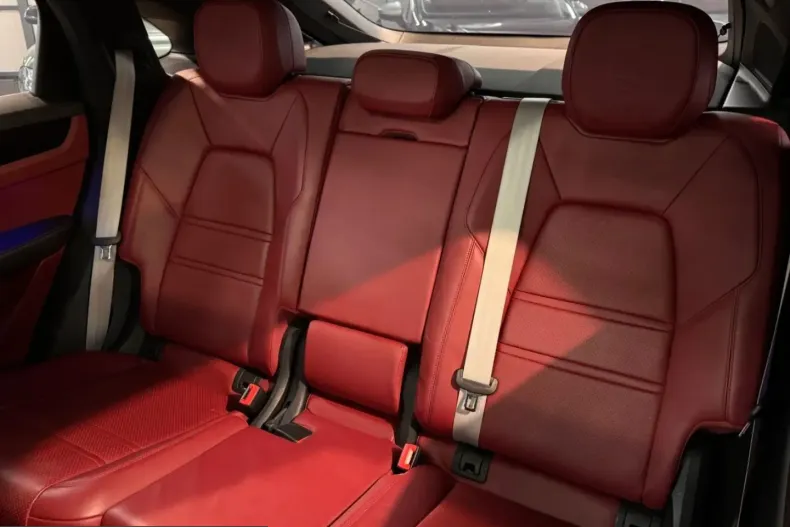 Porsche Cayenne din 2022 cu 48.106 km - oferta POR200328 - foto 22