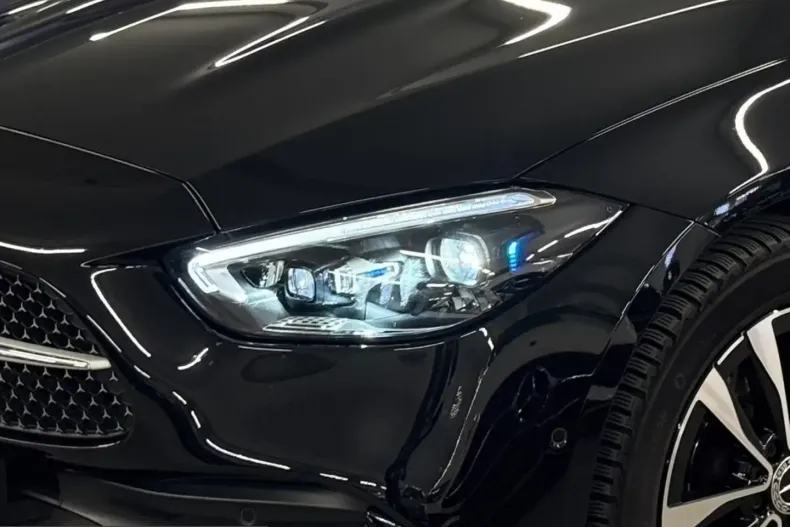 Mercedes-Benz C 300 (Clasa C) din 2023 cu 53.603 km - oferta MER200331 - foto 12