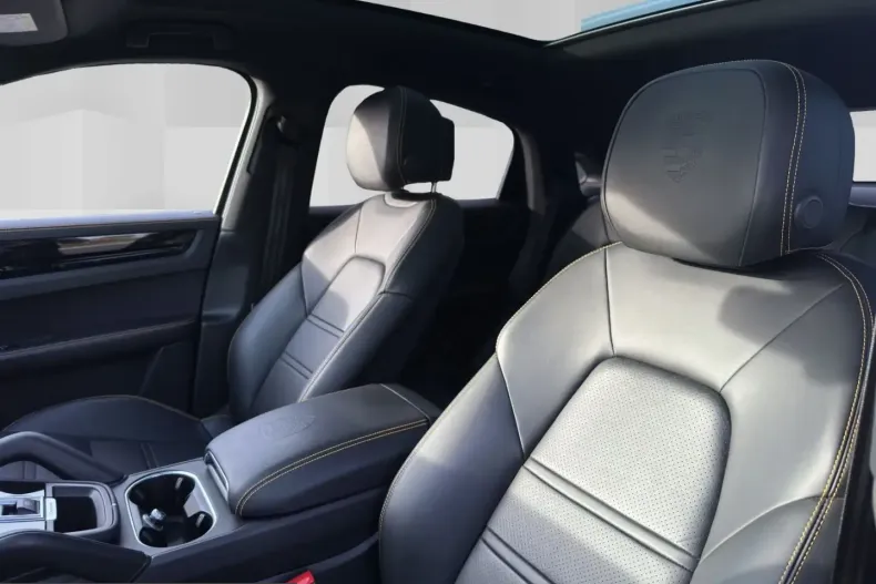 Porsche Cayenne din 2023 cu 39.950 km - oferta POR200332 - foto 12