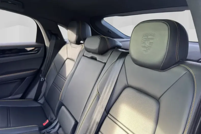 Porsche Cayenne din 2023 cu 39.950 km - oferta POR200332 - foto 17