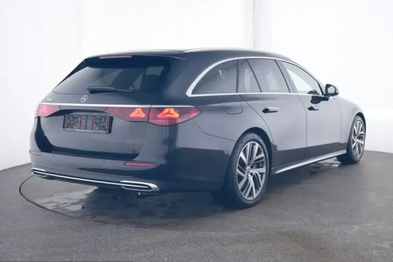 Mercedes-Benz E 300 (Clasa E) din 2024 cu 35.000 km - oferta MER200340 - foto 3