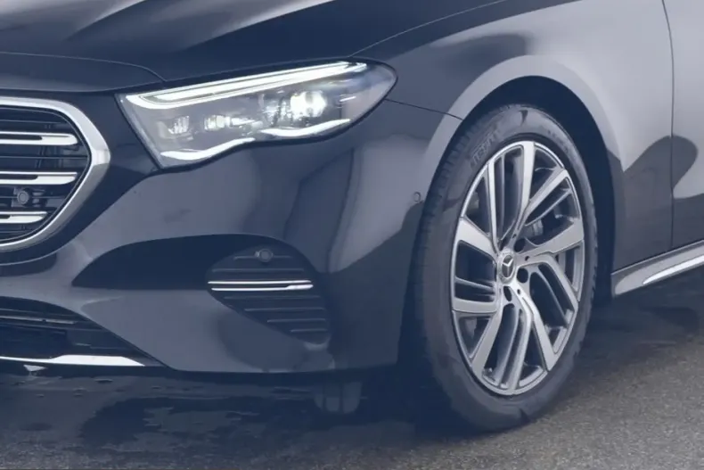 Mercedes-Benz E 300 (Clasa E) din 2024 cu 35.000 km - oferta MER200340 - foto 4