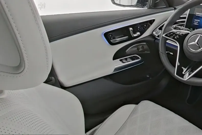 Mercedes-Benz E 300 (Clasa E) din 2024 cu 35.000 km - oferta MER200340 - foto 8