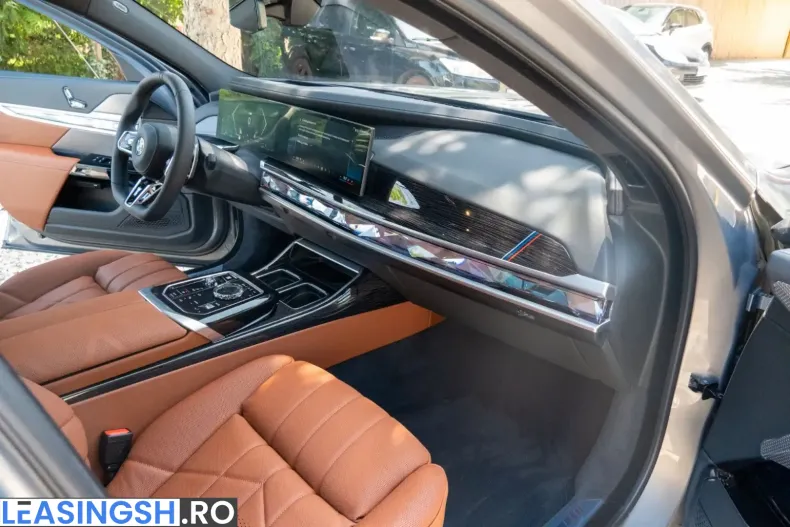 BMW 740 (Seria 7) din 2025 cu 14.500 km - oferta BMW200348 - foto 11