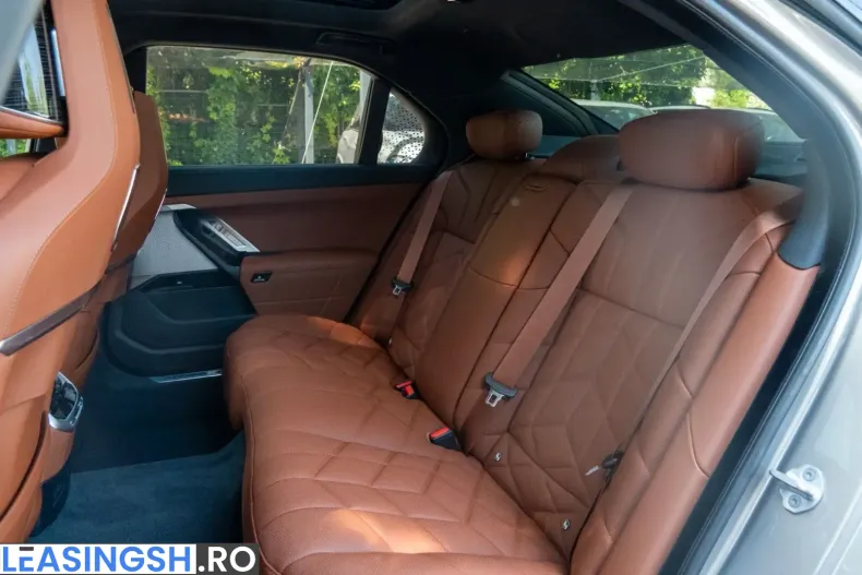 BMW 740 (Seria 7) din 2025 cu 14.500 km - oferta BMW200348 - foto 13