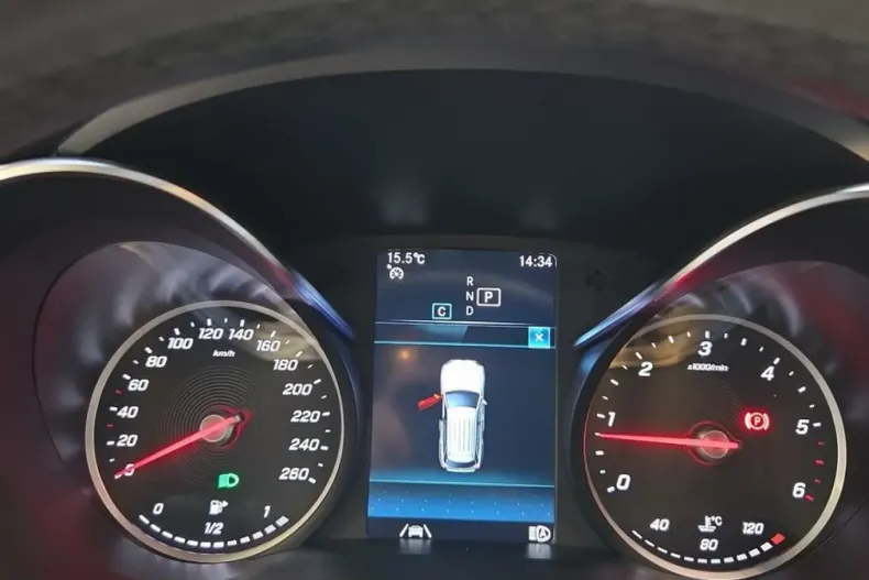 Mercedes-Benz GLC 300 (Clasa GLC) din 2022 cu 70.345 km - oferta MER200369 - foto 11