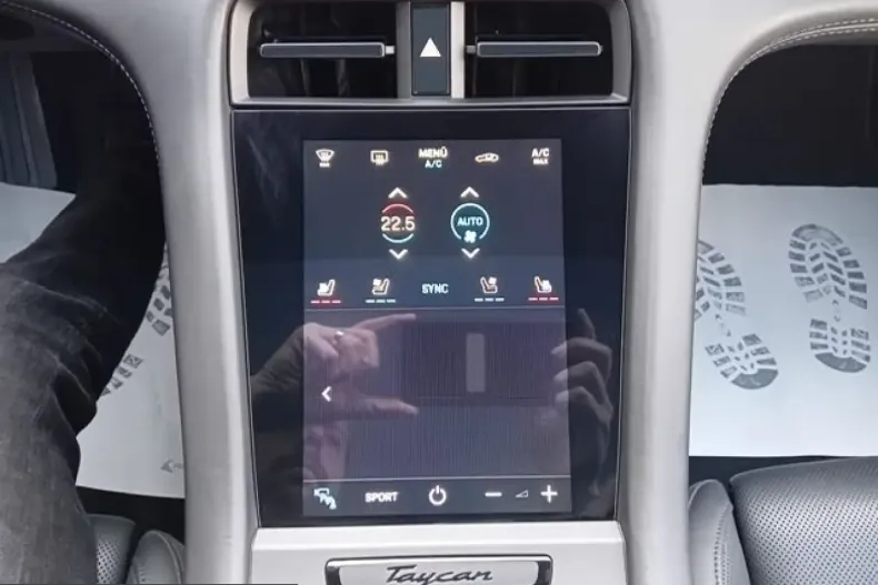 Porsche Taycan din 2023 cu 23.495 km - oferta POR200370 - foto 10