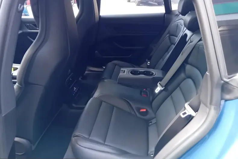 Porsche Taycan din 2023 cu 23.495 km - oferta POR200370 - foto 17