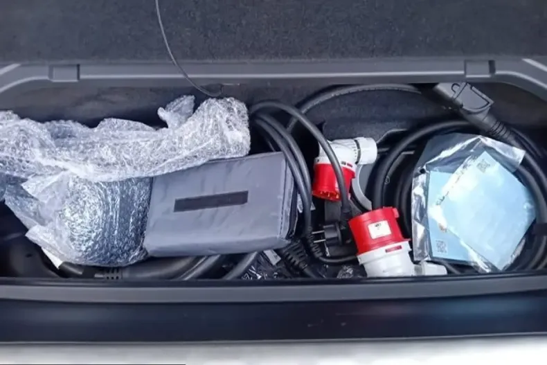 Porsche Taycan din 2023 cu 23.495 km - oferta POR200370 - foto 21