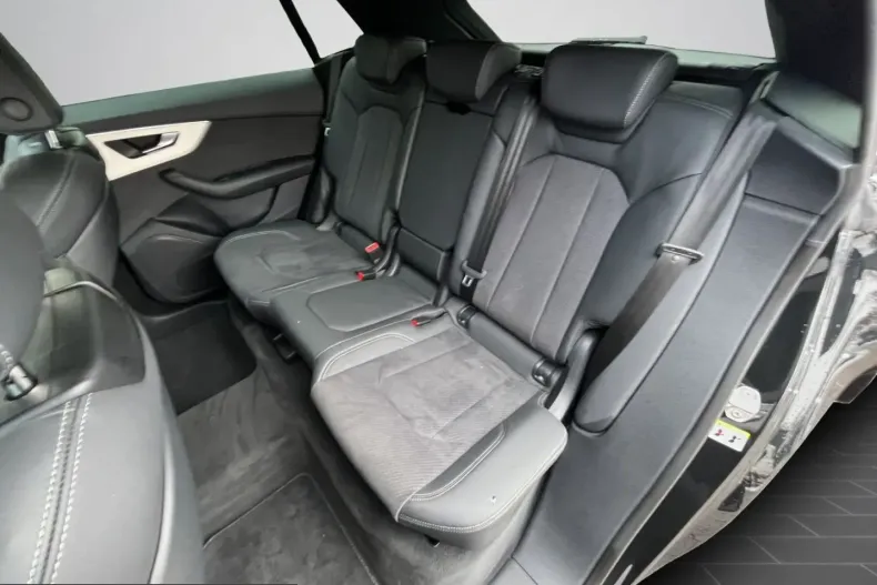 Audi Q8 din 2025 cu 10.600 km - oferta AUD200379 - foto 13
