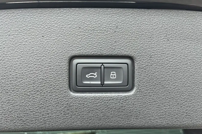 Audi Q8 din 2025 cu 10.600 km - oferta AUD200379 - foto 15